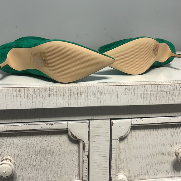 Never worn Steve Madden Green Suede Boots - Picture 4 of 4